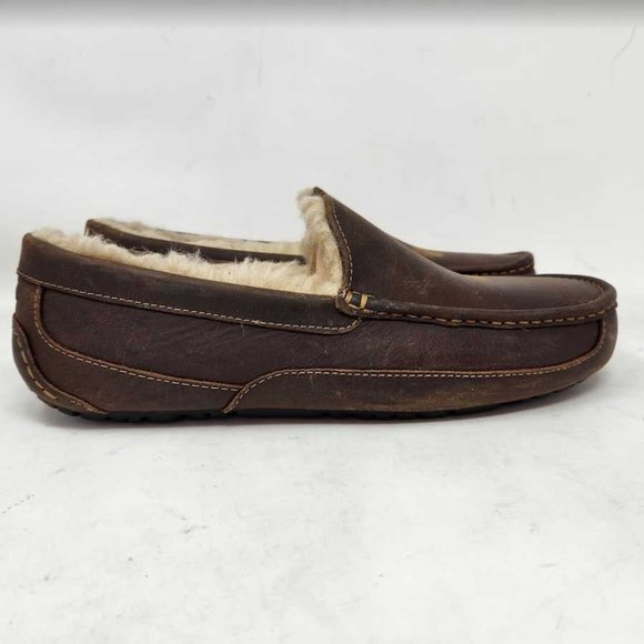 Men\'s 13 Ugg Ascot loafer slippers in brown main image 8